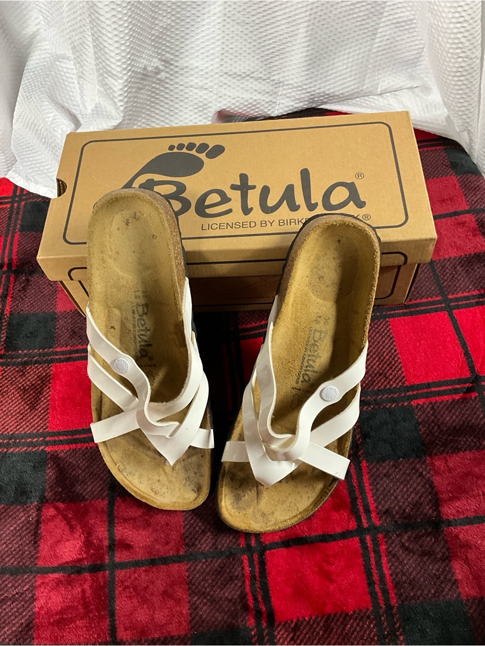 EUC BETULA BY BIRKENSTOCK Women's White Leather  Sandals
